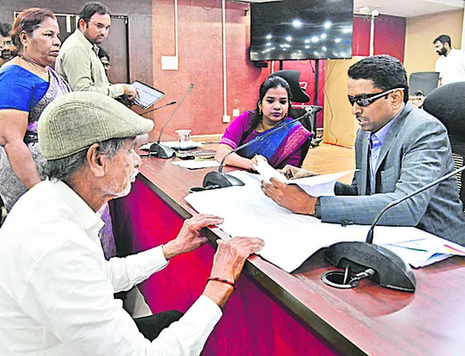 అర్జీదారులు సంతృప్తి చెందేలా పరిష్కారం 