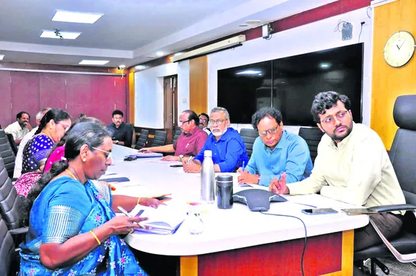 డయల్‌ యువర్‌ ఏపీఈపీడీసీఎల్‌ సీఎండీకి 45 ఫిర్యాదులు