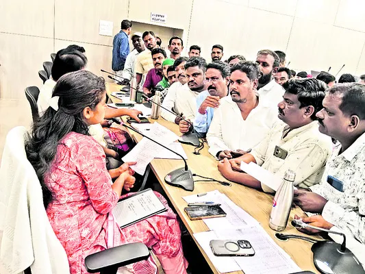 కాళ్లరిగేలా  తిరగాల్సిందేనా?