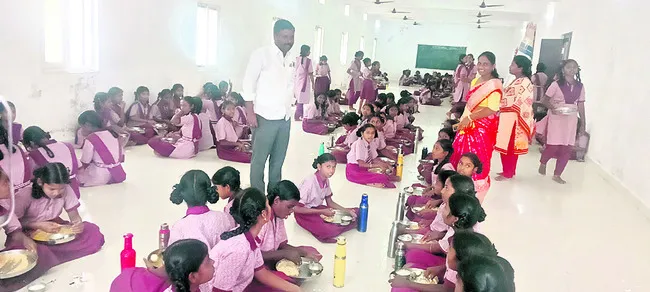 టెన్త్‌లో ఉత్తమ ఫలితాలు సాధించాలి 
