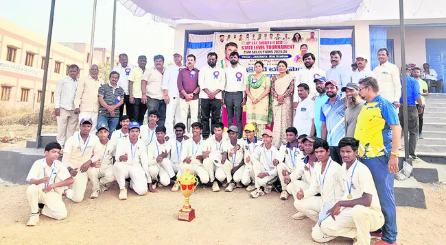 చాంపియన్‌ మహబూబ్‌నగర్‌ 