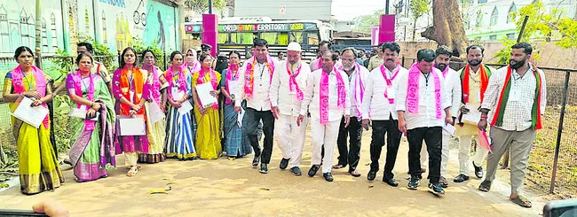 కోరమ్‌ లేక ఎన్నిక వాయిదా