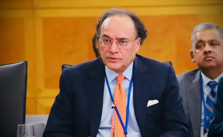 Pakistan economic situation No money to buy condoms