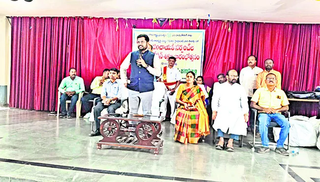 గ్రామ పాలనలో సర్పంచ్‌ల పాత్ర కీలకం