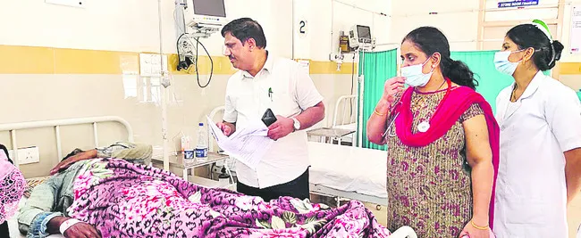 గైర్హాజరైన డాక్టర్లపై కమిషనర్‌కు నివేదిక