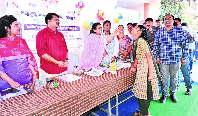 ఆల్బెండజోల్‌ మాత్రలతో నులిపురుగుల నివారణ