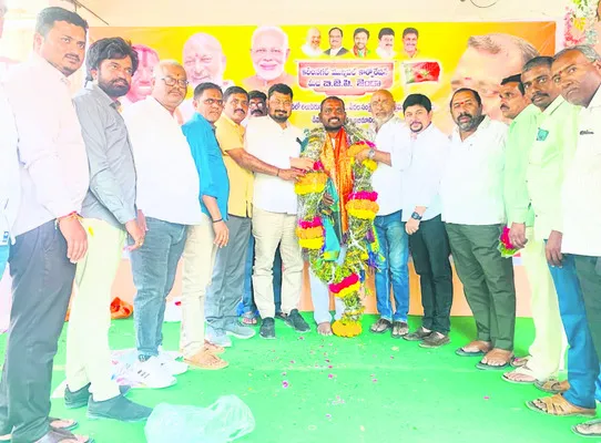 మేయర్‌కు టీఎన్జీవోల సన్మానం