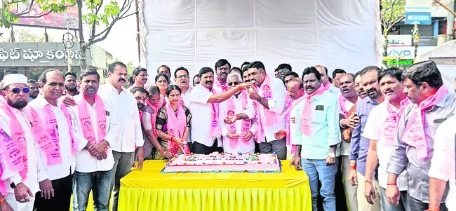 ఘనంగా కేసీఆర్‌ బర్త్‌డే