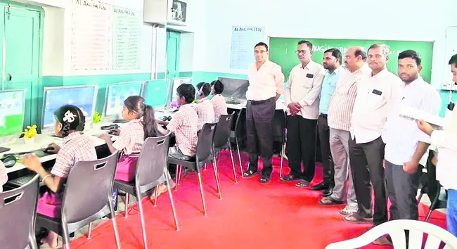 ప్రతి విద్యార్థిపై ప్రత్యేక శ్రద్ధ చూపాలి 