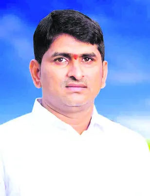 పింఛన్లపై బాబు మాయమాటలు 