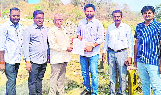 జీహెచ్‌ఎంసీకి ప్రభుత్వ భూముల అప్పగింత 