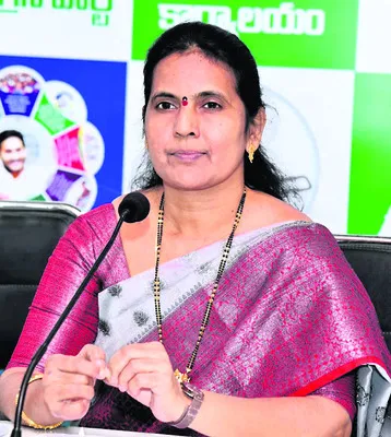 గాల్లో దీపంలా ఆడబిడ్డల రక్షణ 
