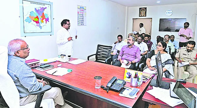 టెన్త్‌ పరీక్షలకు విస్తృత ఏర్పాట్లు