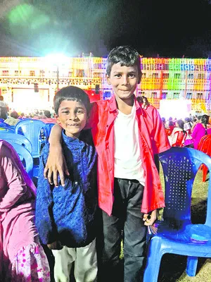 తల్లిదండ్రులు మందలించారని చిన్నారులు పరారీ 