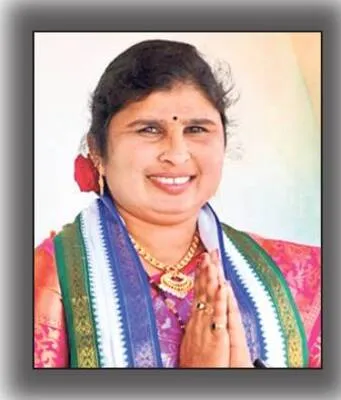 మహిళలకు టోకరా 
