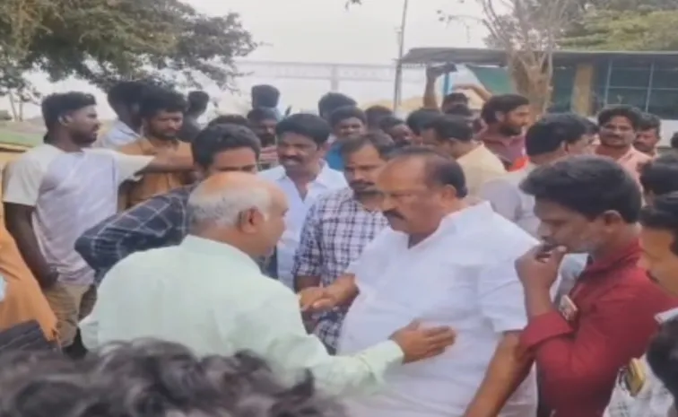 Kovvuru Fisherman Argue With Janasena Incharge TV Ramarao