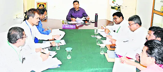 నిర్దేశిత లక్ష్యాలు సాధించాలి