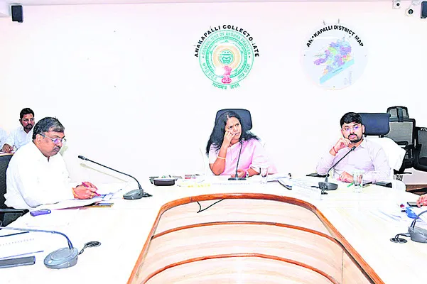 రెవెన్యూ క్లినిక్‌ అర్జీలకు సత్వరమే పరిష్కారం 