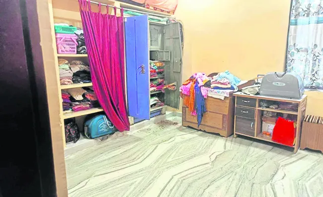 నందిపేటలో దొంగల బీభత్సం