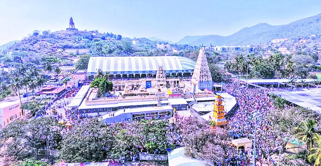 మాదేశ్వర బెట్టపై భక్త సాగరం 