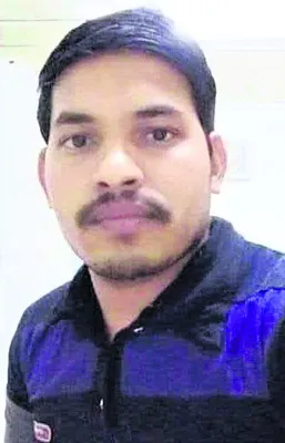 రోడ్డు ప్రమాదంలో యువకుడు మృతి