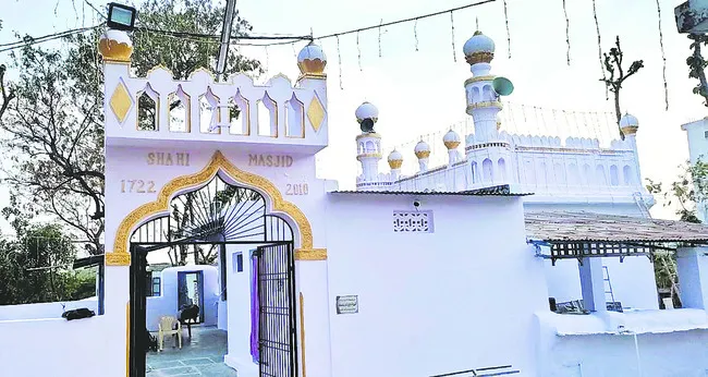 నిష్ట దీక్ష.. ఖుదా రక్ష 