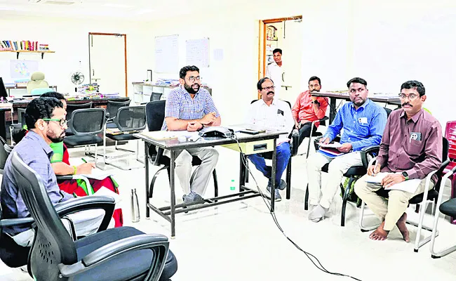 వందశాతం ఉత్తీర్ణత సాధించాలి