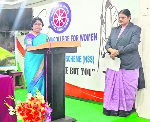 శిక్షణ పొందిన న్యాయవాదులకు పెండింగ్‌ కేసులు అప్పగిస్తాం