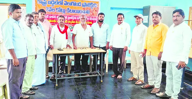 నిర్వాసితుల సమస్యలను పరిష్కరించాలి