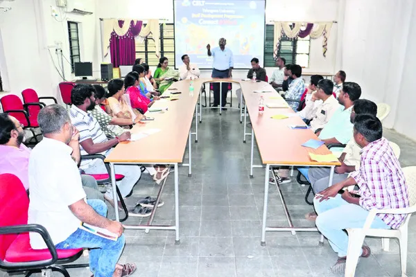 ఆంగ్ల భాష నైపుణ్యం ఎంతో అవసరం