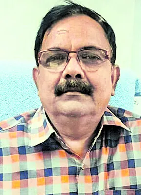 సబ్‌ రిజిస్ట్రార్‌ అశోక్‌కుమార్‌కు జిల్లా రిజిస్ట్రార్‌