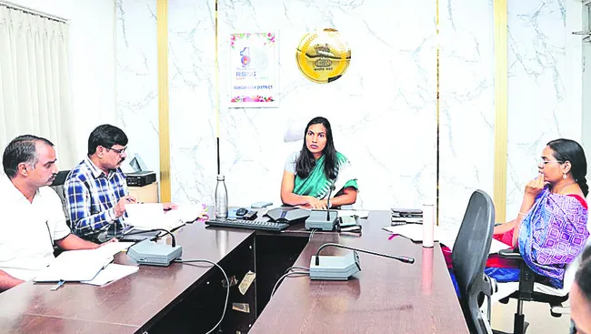 అభివృద్ధిలో అధికారుల పాత్ర కీలకం