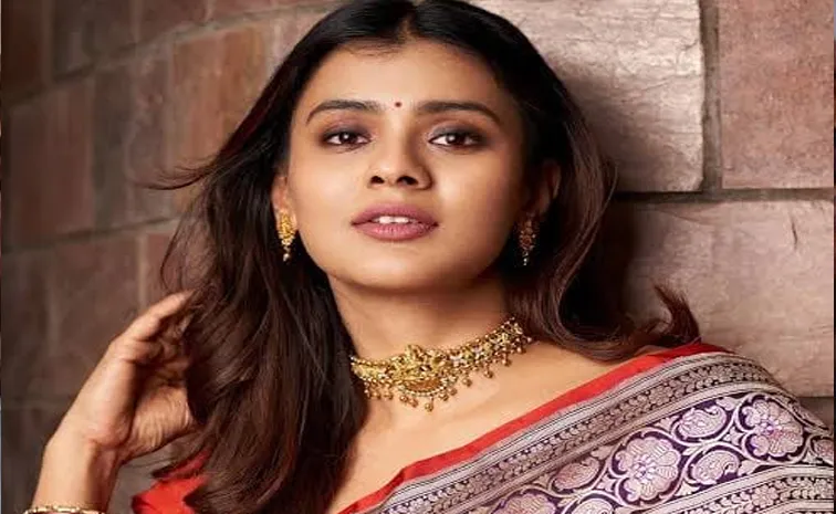 Hebah Patel To Join The Sets Of Prabhas Nimmala Miracle Movie