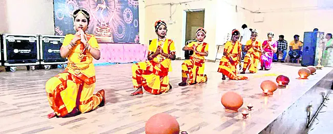 పోలీస్‌ యాక్ట్‌ అమలు
