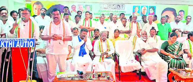 కాంగ్రెస్‌లో వర్గ విభేదాలు లేవు 