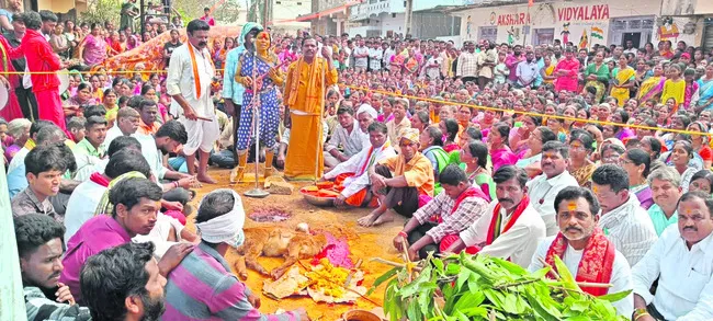 ఘనంగా ఊరపండుగ