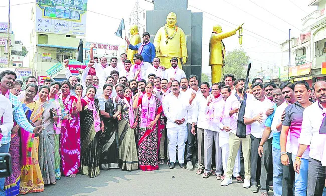 కేసీఆర్‌పై కక్షసాధింపు 