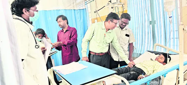 పాఠశాల భవనంపై నుంచి దూకిన విద్యార్థి