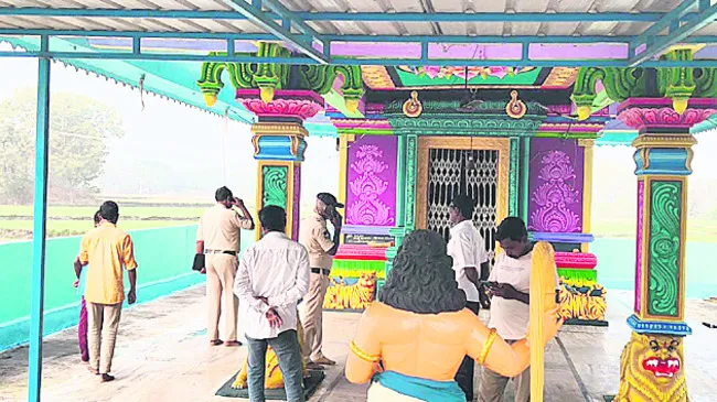 ఆలయాల్లో చోరీ