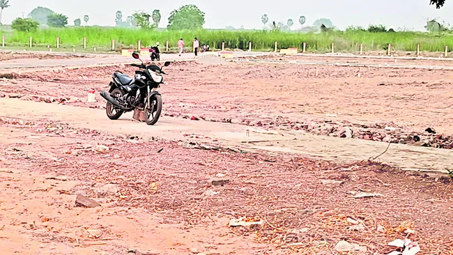 అదనపు భారం తగ్గించుకునేందుకు తిప్పలు 