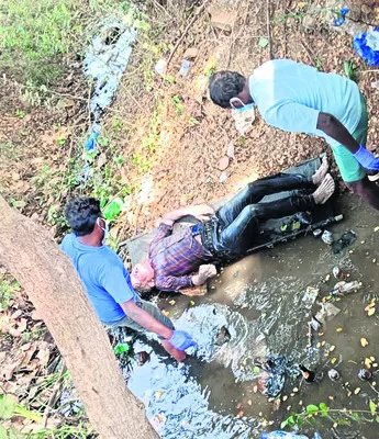 మద్యం మత్తులో కాలువలో పడి.. 