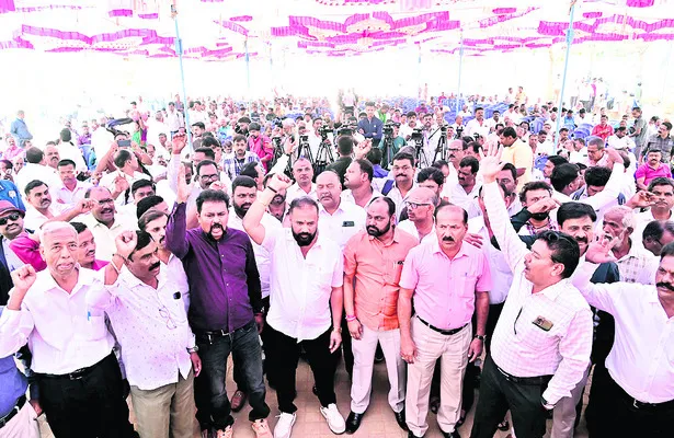 శాంతించిన ఆర్టీసీ ఉద్యోగులు 