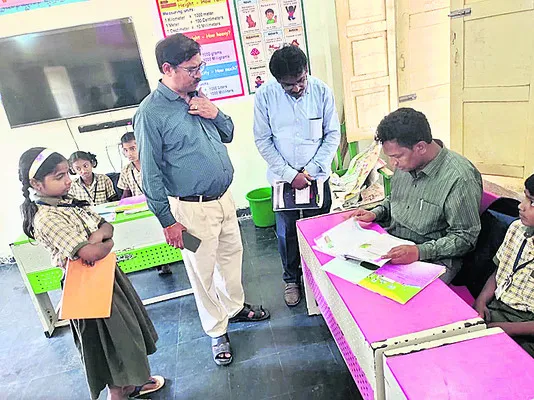 గర్నికం పాఠశాలలో డీఈవో ఆకస్మిక తనిఖీ 