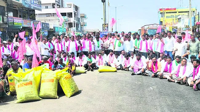 పాత పద్ధతిలో యూరియా ఇవ్వాలి