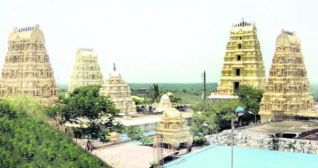 శ్రీవారి దర్శనం టికెట్ల గోల్‌మాల్‌ 