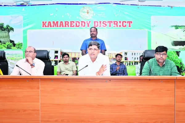 గడువులోగా పనులు పూర్తిచేయాలి