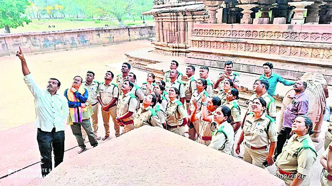 రామప్పను సందర్శించిన అధికారులు