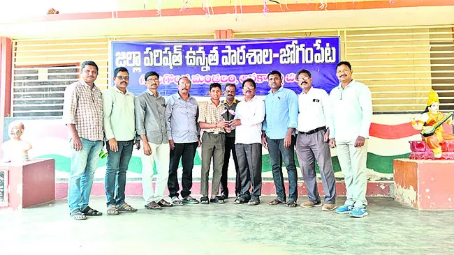 ఎవరెస్టు అధిరోహణ శిక్షణకు బధిర విద్యార్థి 