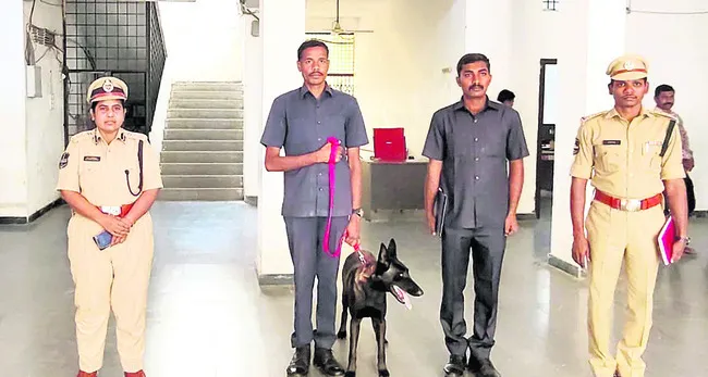 నిర్మల్‌కు చేరిన పోలీస్‌ జాగిలం