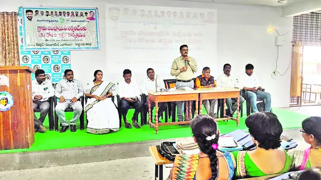 పథకాల అమలులో సర్పంచుల పాత్ర కీలకం 